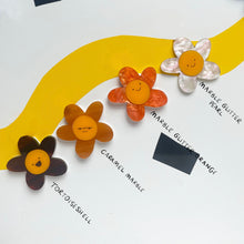 Load image into Gallery viewer, 70s Vibes Daisy Brooch