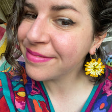 Load image into Gallery viewer, Dandelion earrings