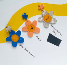 Load image into Gallery viewer, Just Peachy Daisy Earrings - PRE ORDER