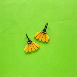 Droopy Daisy Earrings