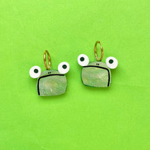 Load image into Gallery viewer, Frog &amp; Fly Earrings