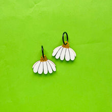 Load image into Gallery viewer, Droopy Daisy Earrings