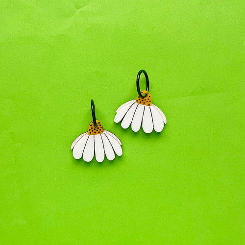 Droopy Daisy Earrings