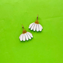 Load image into Gallery viewer, Droopy Daisy Earrings