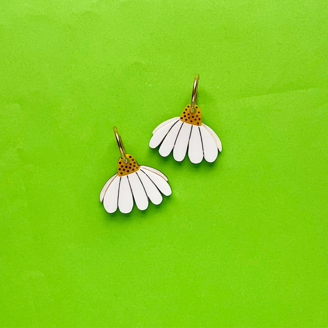 Droopy Daisy Earrings